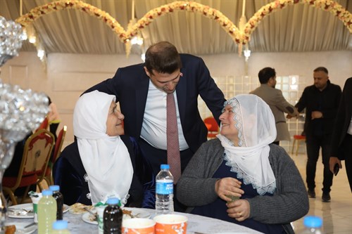 Depremzedeler, Şehit ve Gazi Aileleri İftarda Ağırlandı